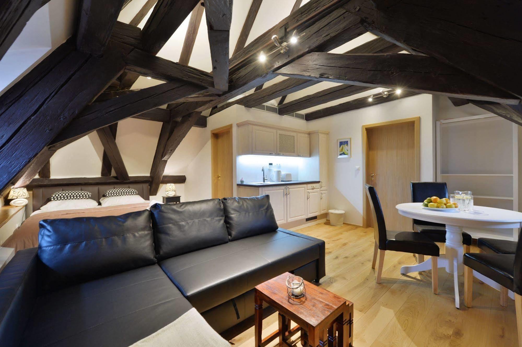 Old Town Boutique Apartments Prague Luaran gambar